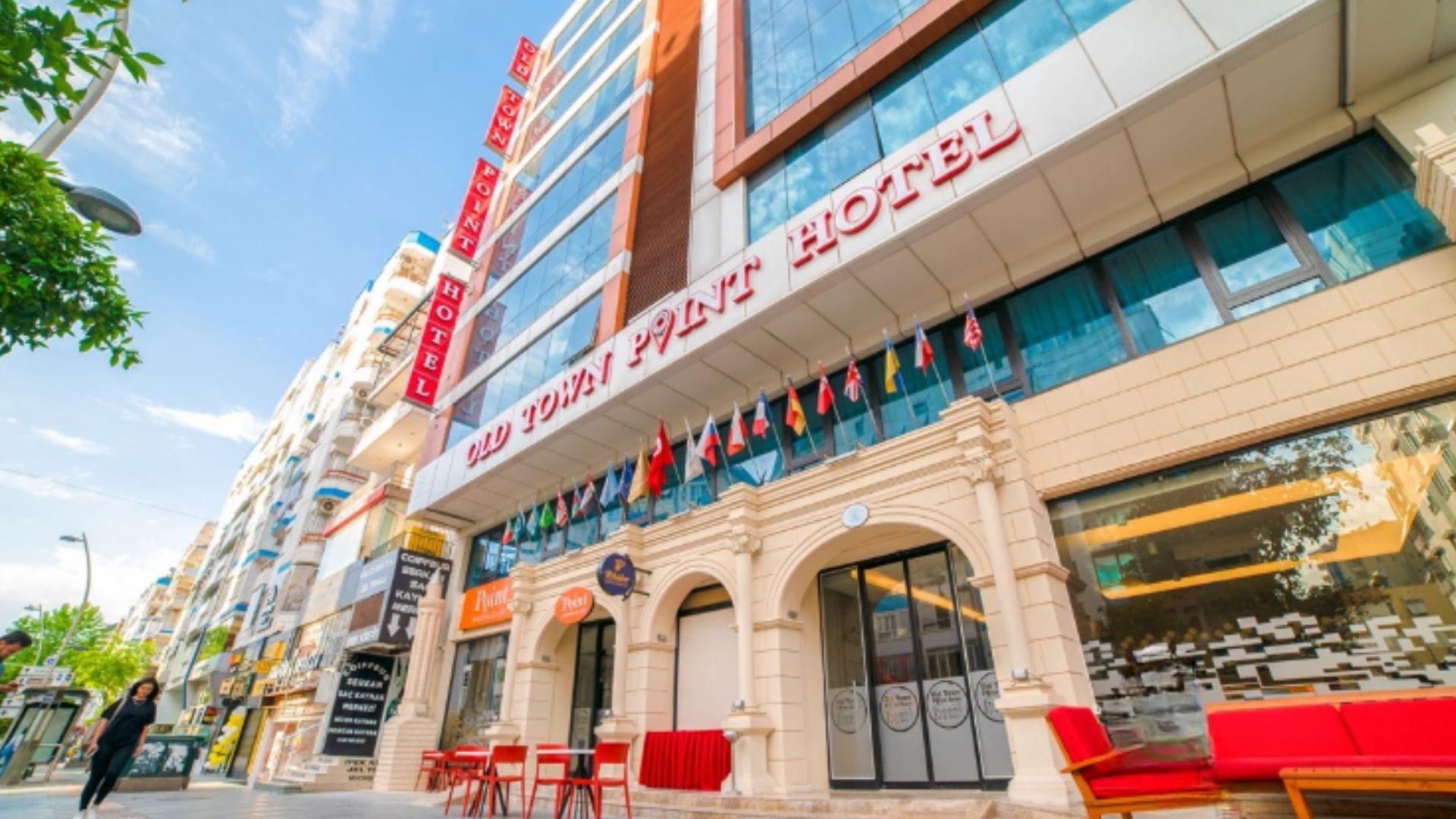Hotel Angle 1